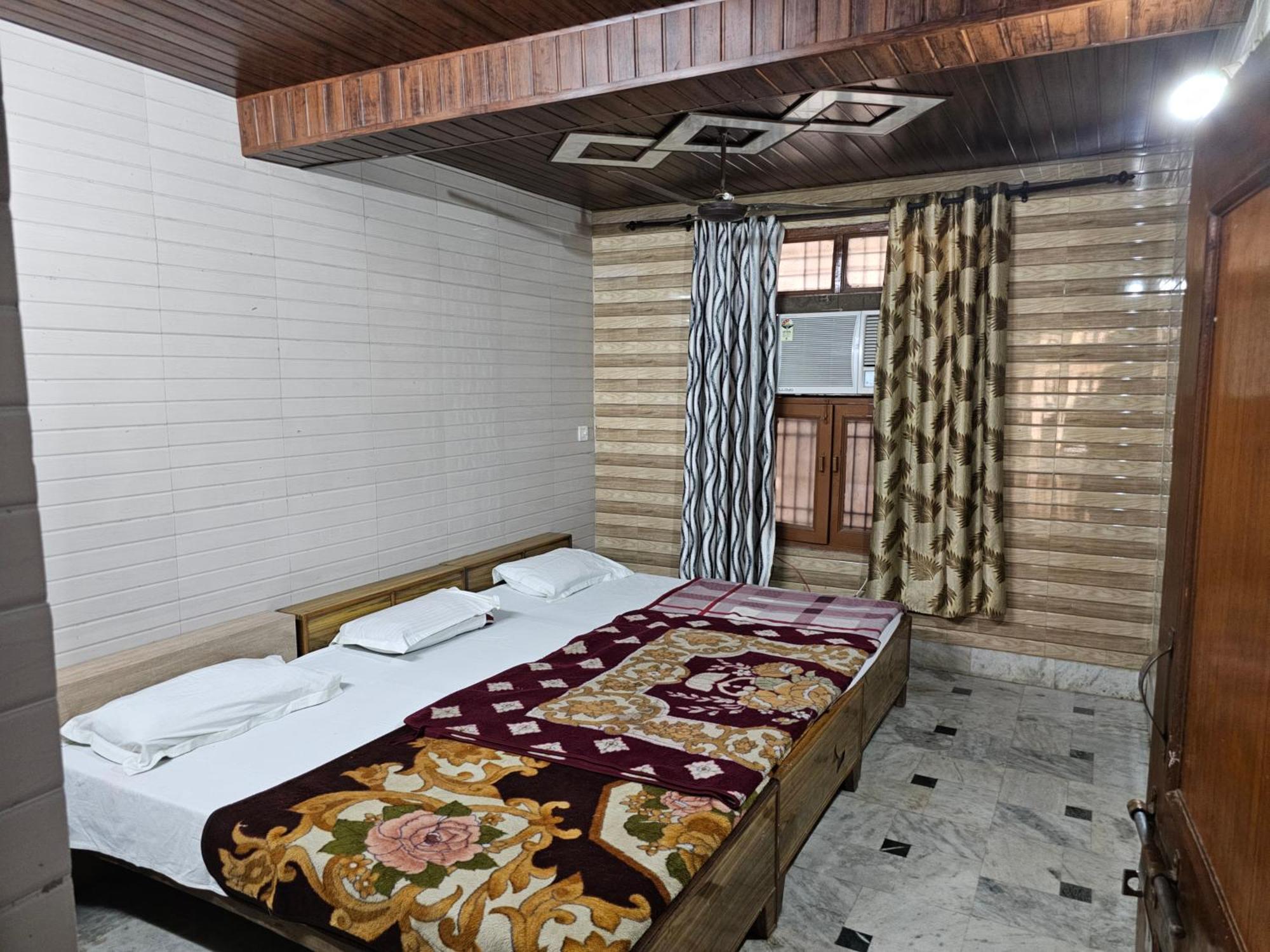 Subhadra Guest House มถุรา ห้อง รูปภาพ