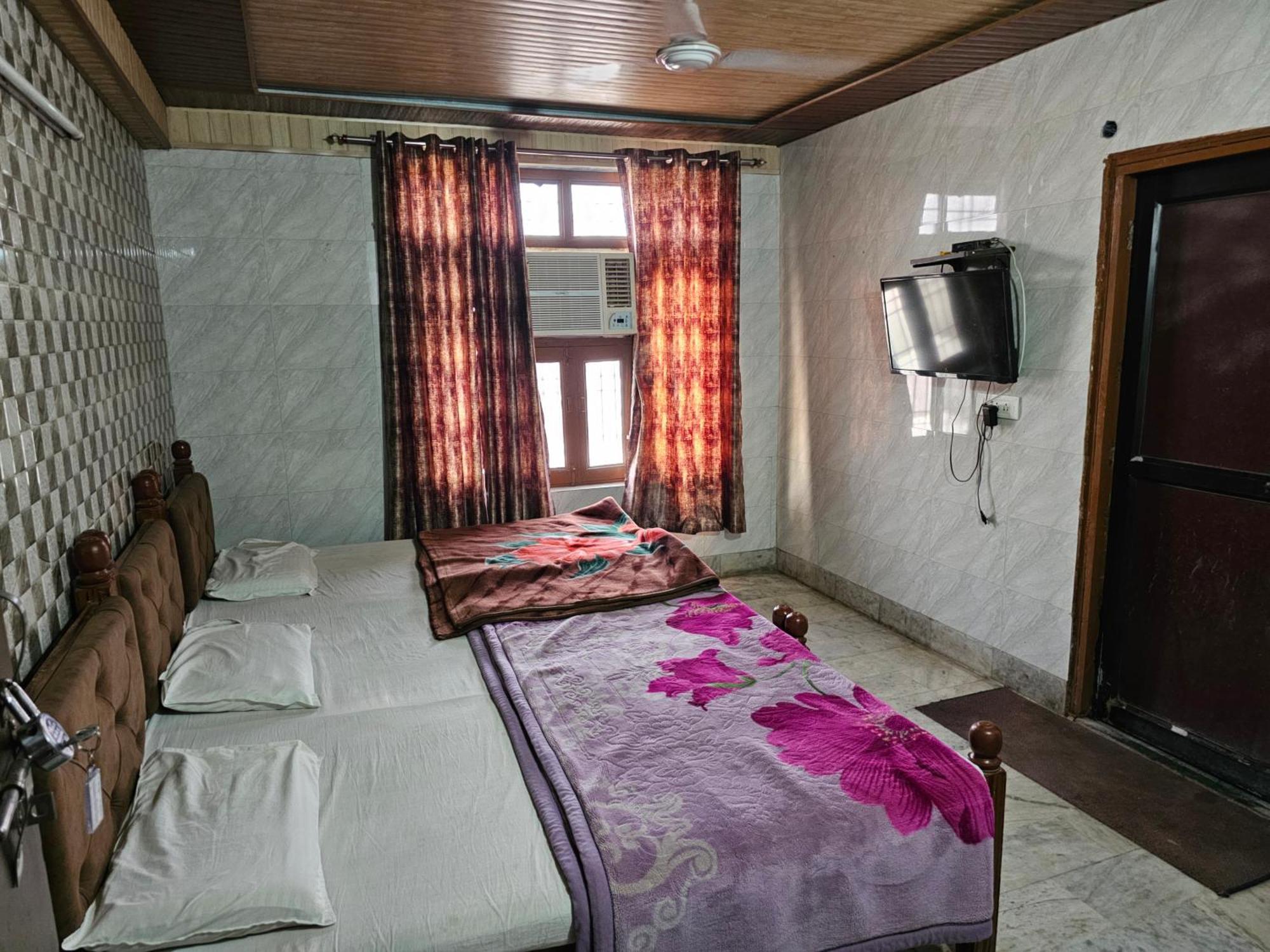 Subhadra Guest House มถุรา ห้อง รูปภาพ