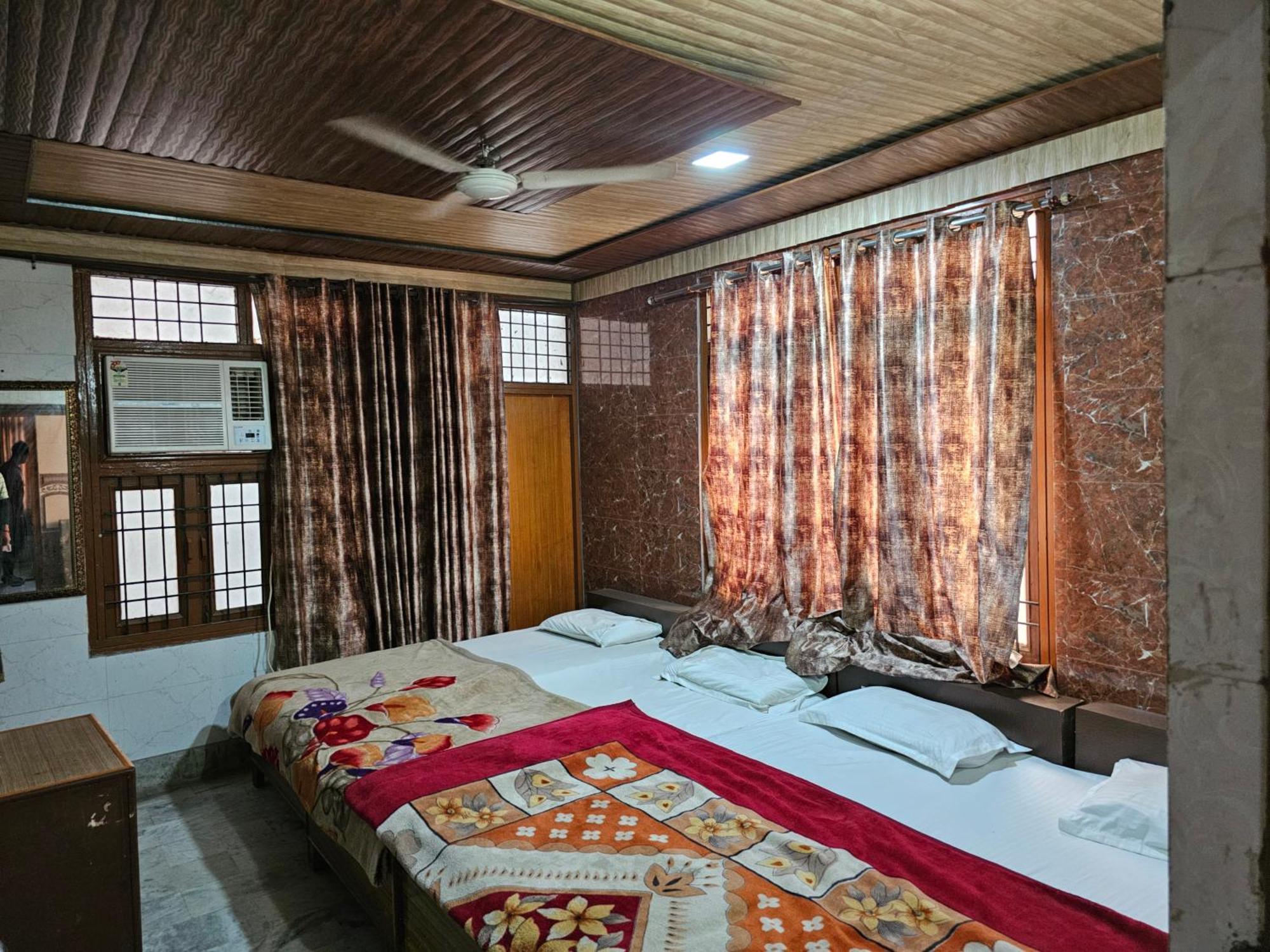 Subhadra Guest House มถุรา ห้อง รูปภาพ