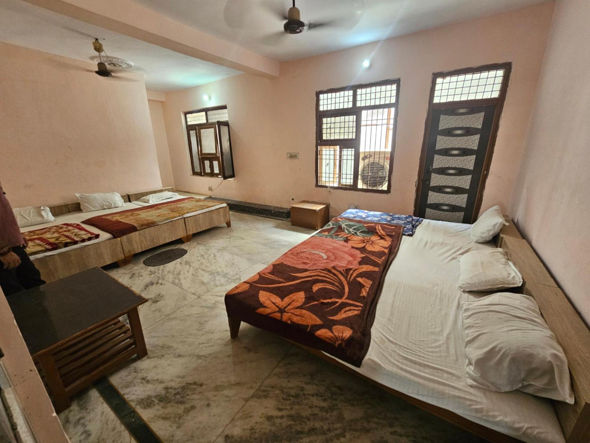 Subhadra Guest House มถุรา ห้อง รูปภาพ